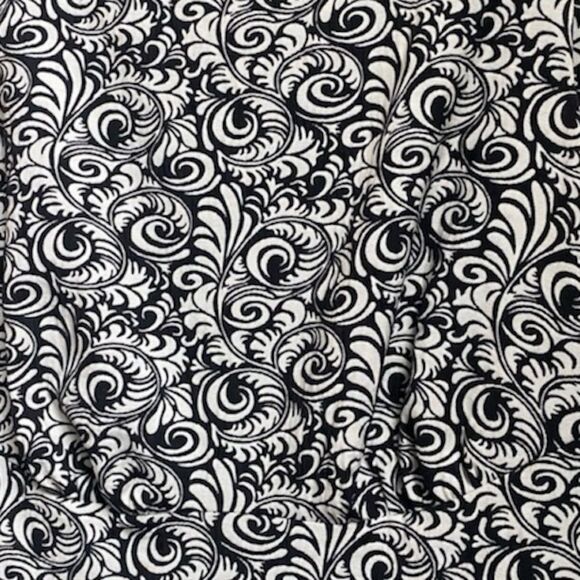 Black & White Classic Baroque Fit & Flare - Picture 2 of 8